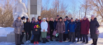 Митинг и возложение цветов в честь Дня защитника отечества